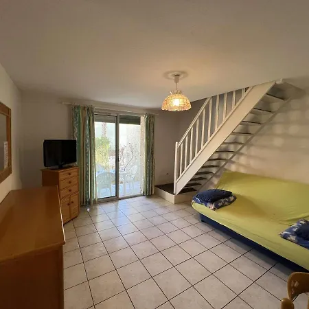 Pavillon A Avec Piscine, Jardinet, Proche Et Commerces, Capacite 6 Personnes - Fr-1-701-23
