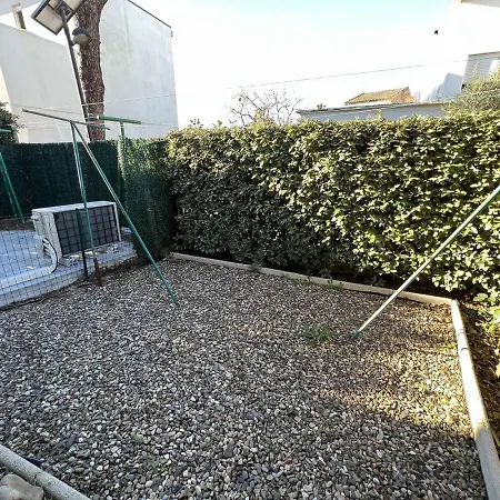 Pavillon A Avec Piscine, Jardinet, Proche Et Commerces, Capacite 6 Personnes - Fr-1-701-23 *
