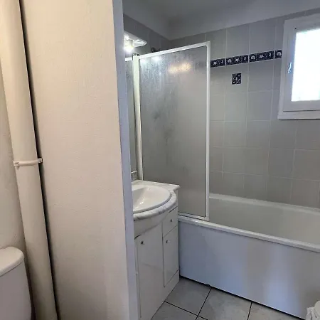 Apartment Pavillon A Avec Piscine, Jardinet, Proche Et Commerces, Capacite 6 Personnes - Fr-1-701-23