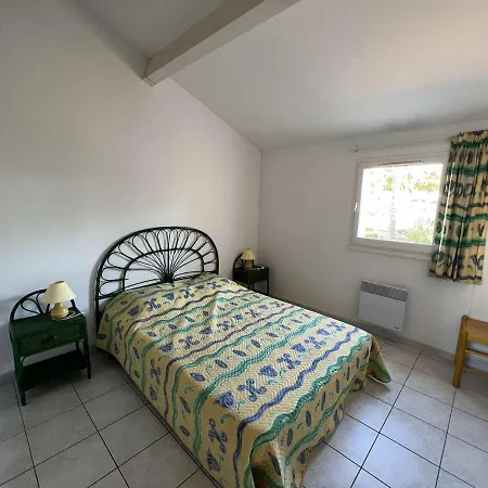 Pavillon A Avec Piscine, Jardinet, Proche Et Commerces, Capacite 6 Personnes - Fr-1-701-23