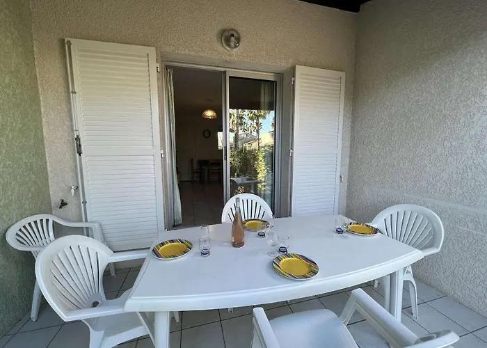 Pavillon A Avec Piscine, Jardinet, Proche Et Commerces, Capacite 6 Personnes - Fr-1-701-23