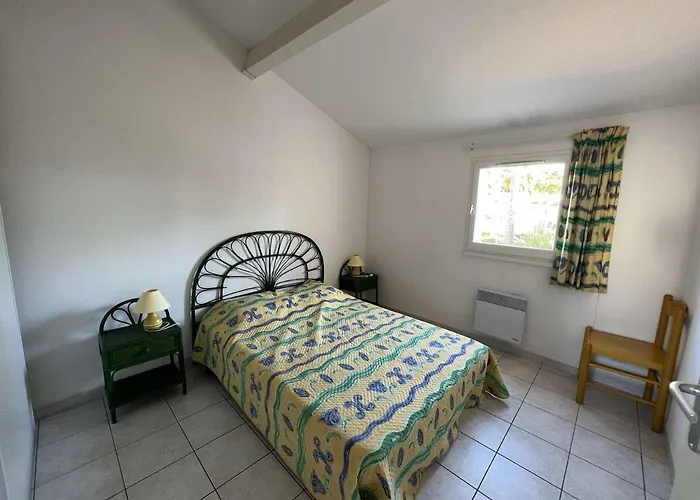 Pavillon A Avec Piscine, Jardinet, Proche Et Commerces, Capacite 6 Personnes - Fr-1-701-23